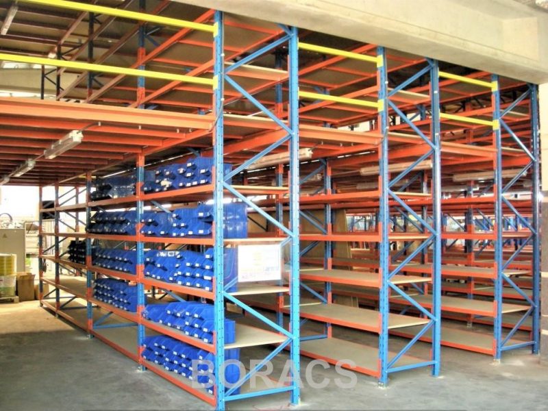 Elevated Aisles Spain 0904 p1 web wm11 pallet rack à palettes estanterías para palet Palettenregale Pallställ Kuormalavahylly Pallereol